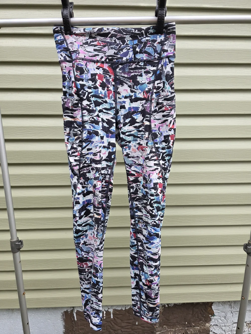 Size 6 Lululemon Leggings Break Free Culture Clash Athletic Leggings